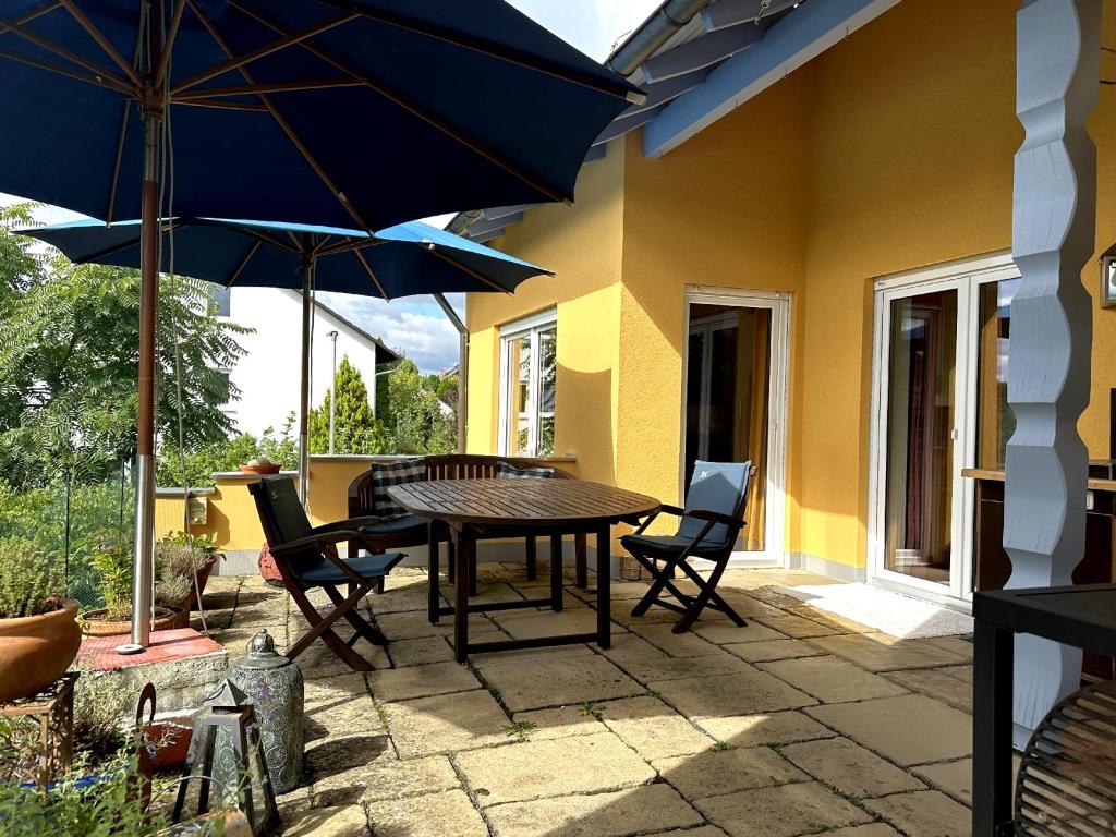 Sonnige Terrasse